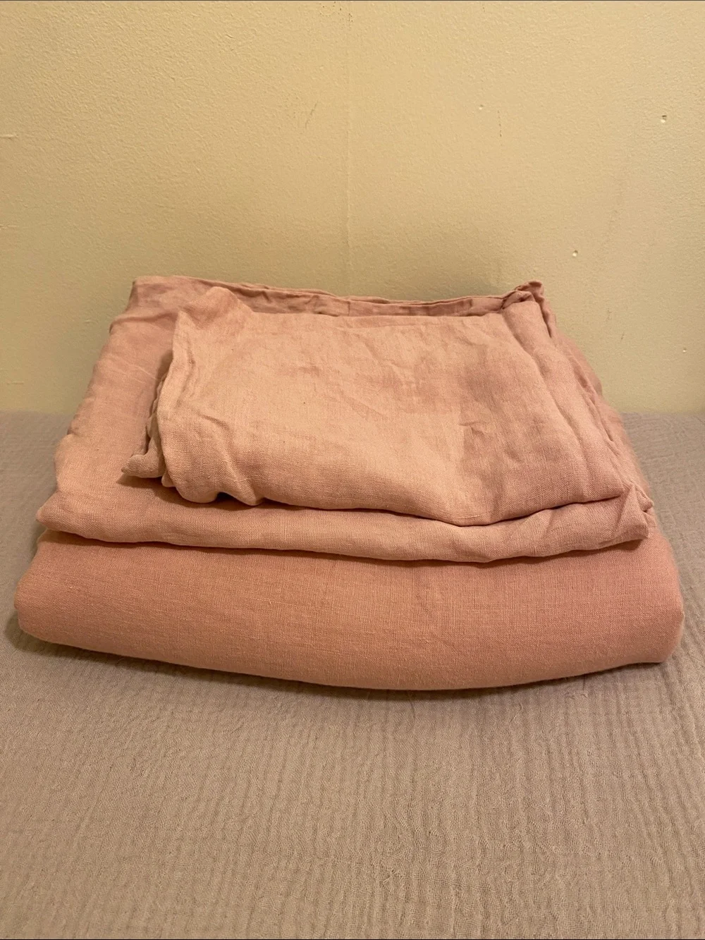 Quince Pink Linen Full /Queen. Duvet Cover & 2 Standard pillowcases. Set